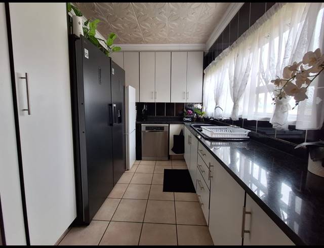 4 BEDROOM HOUSE FOR SALE IN HEIDELBERG AH